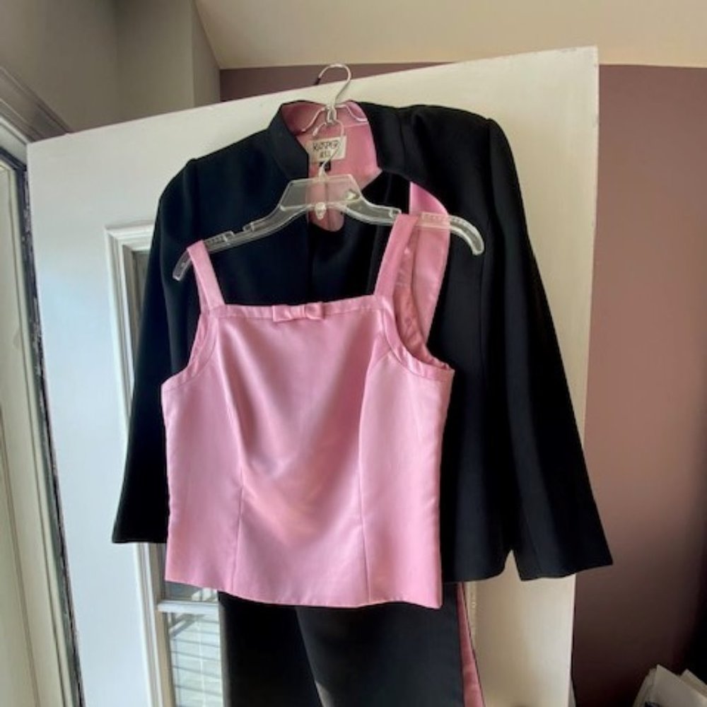 Gorgeous Pink and Black Suite